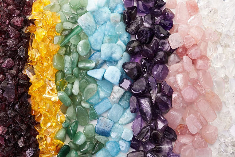 Conjunto de piedras y cristales utilizados en litoterapia