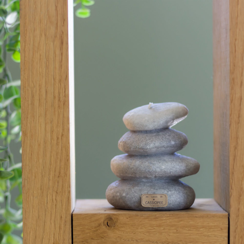 Bougie Cairn de galets - Image 2