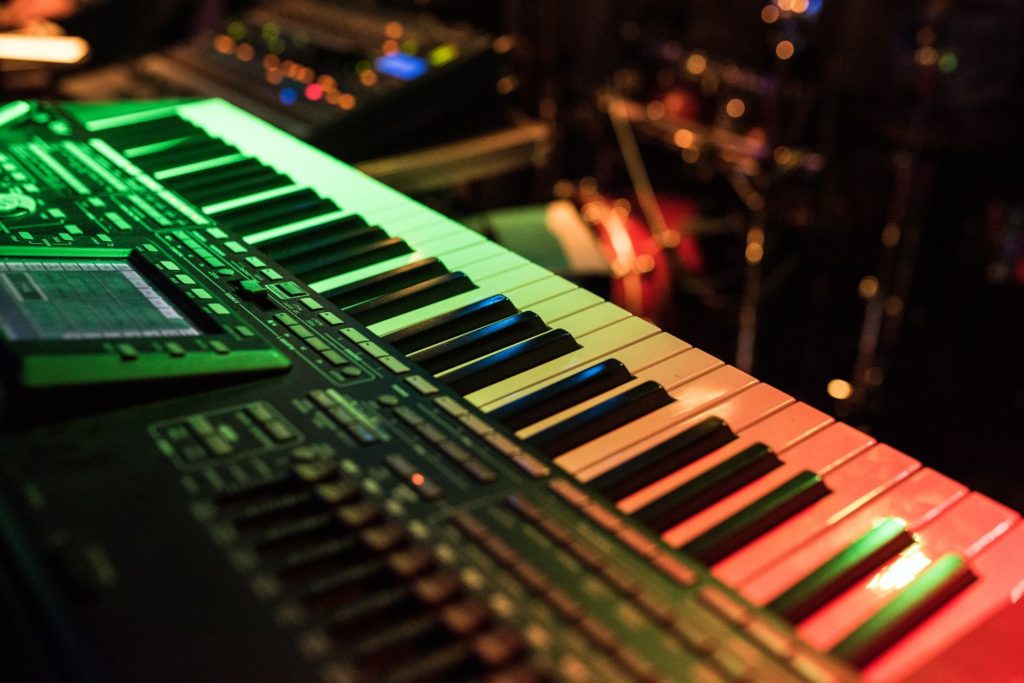 instrument-Synthetiseur-monophonique-apprendre