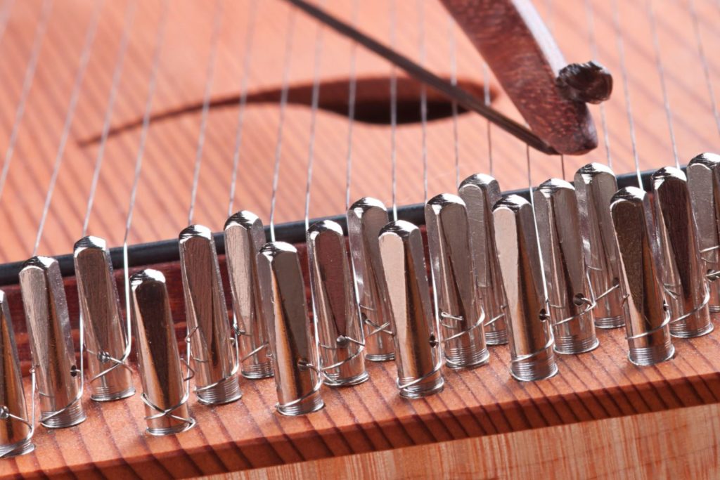 instrument-psalterion-archet-apprendre