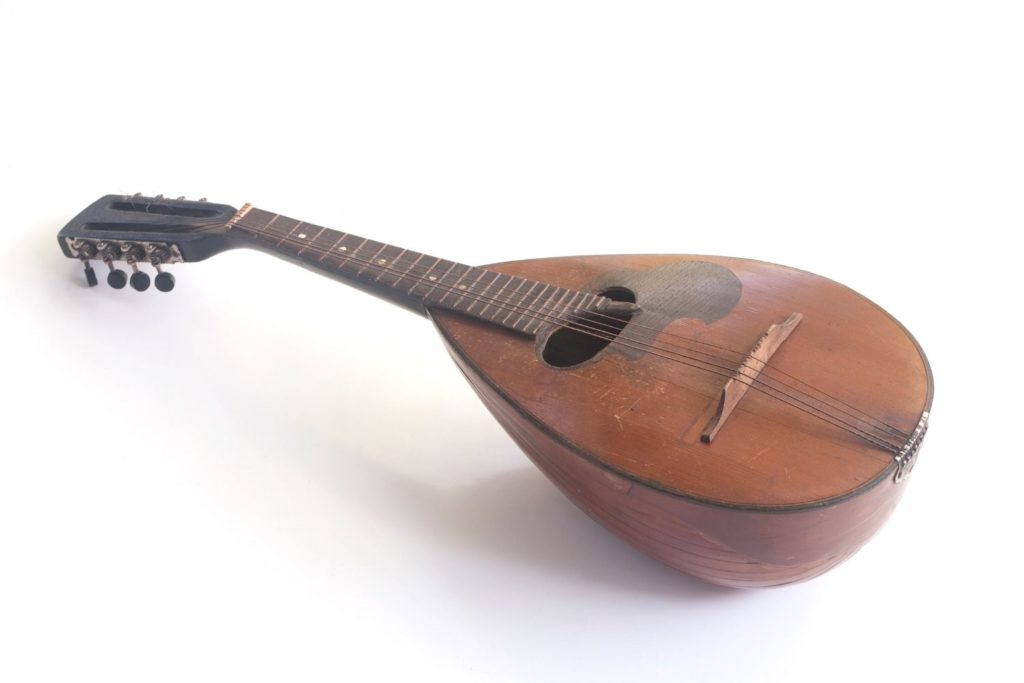 instrument-Mandole-tenor-alto-apprendre