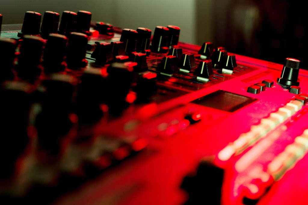 instrument-Synthetiseur-Buchla-apprendre