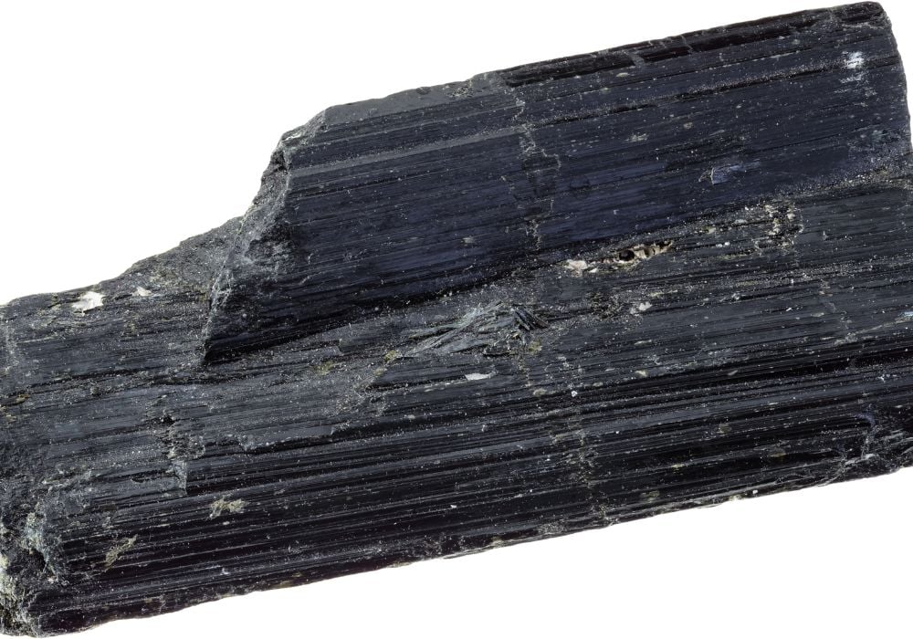 Cristaux d'aegirine noirs et verts - histoire minéralogique et symbolique du dieu Ægir