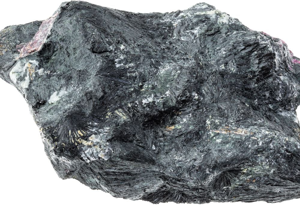 Aegirine pierre noire de protection énergétique - vertus lithothérapie et propriétés spirituelles