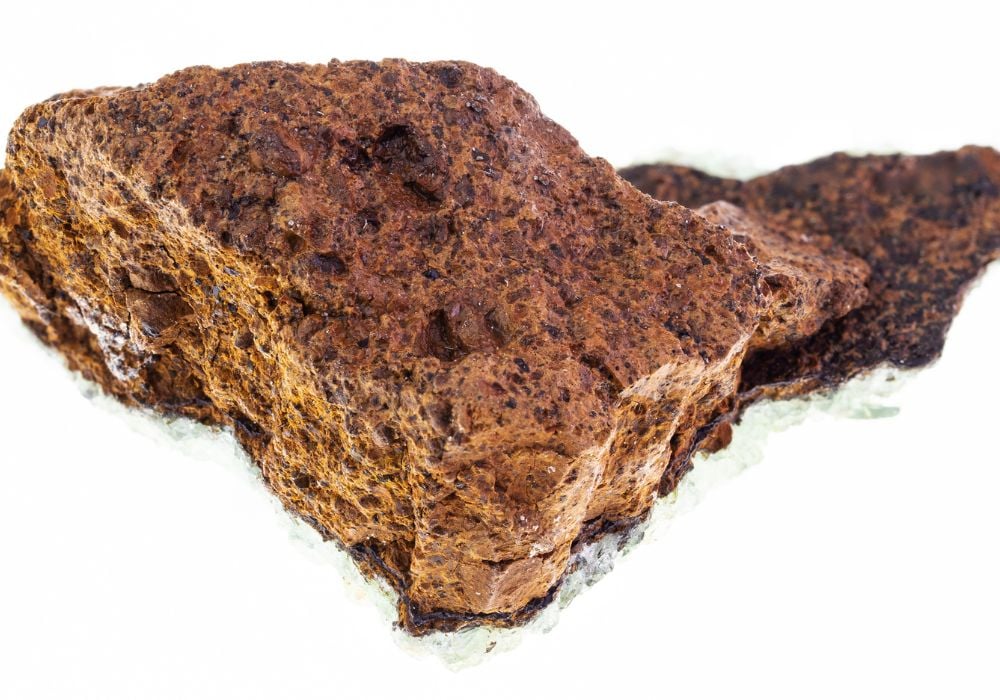 Cristaux d'aétite nodulaires - origine géologique et composition chimique du fer