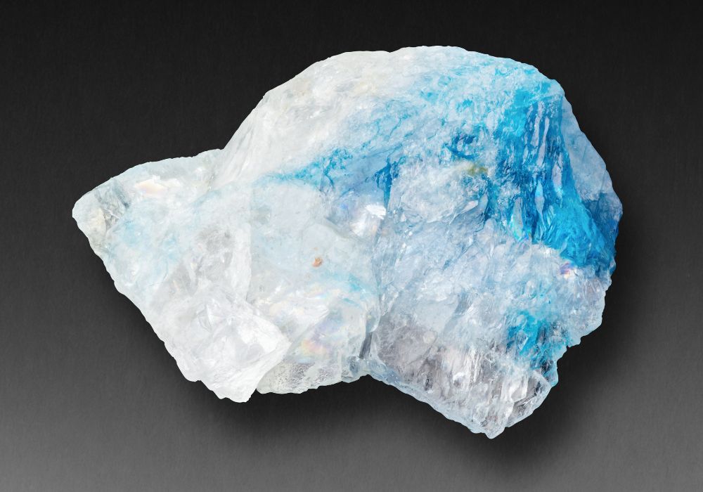 Pierre euclase naturelle bleu pâle - histoire et symbolique en lithothérapie