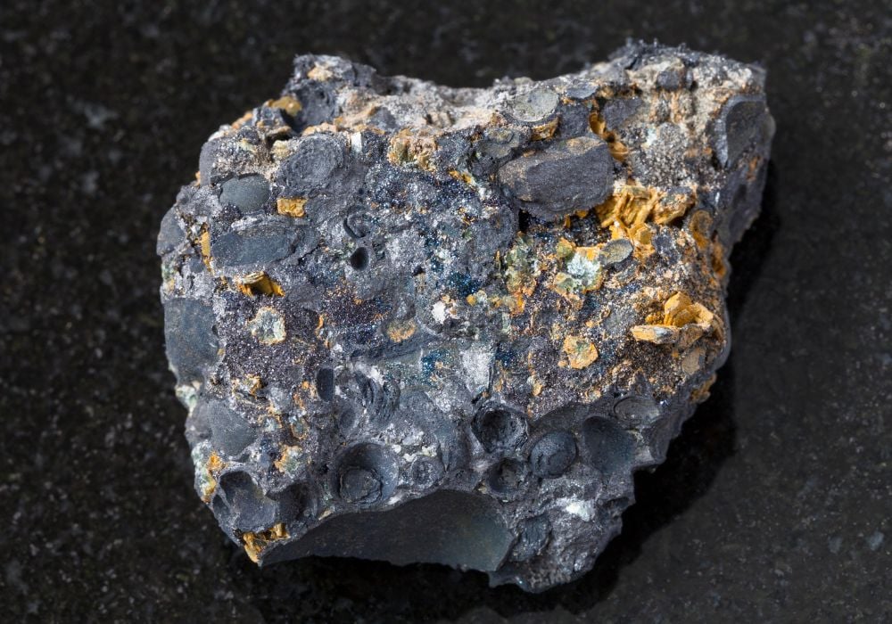 Hématite aimantée métallique gris noir - origine géologique et composition de l'oxyde de fer