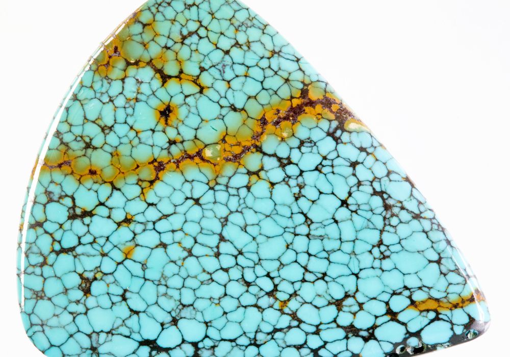 Turquoise du Tibet : pierre sacrée des traditions himalayennes, symbole de sagesse et protection spirituelle