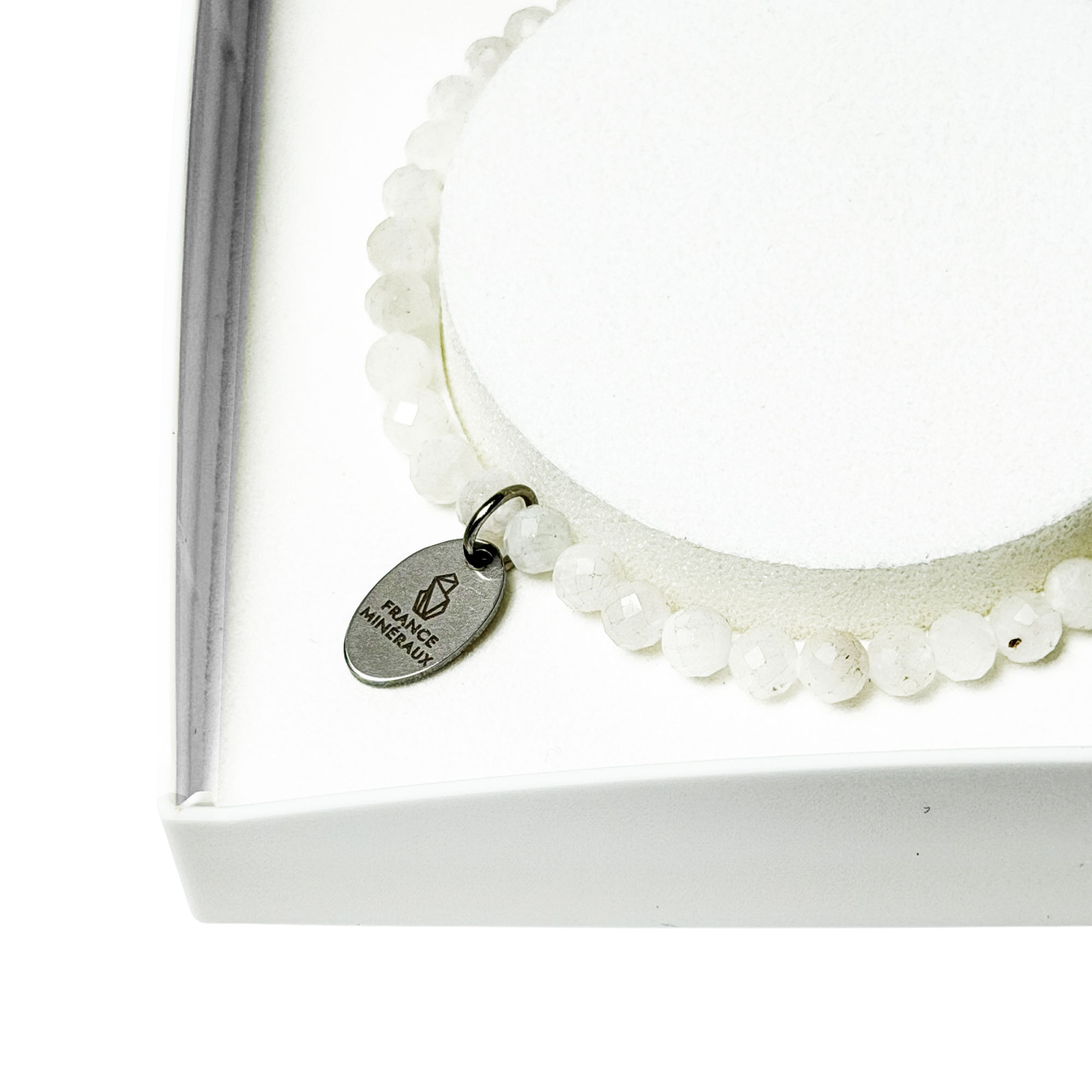 bracelet-pierre-de-lune-perles-facettees-3-4mm-18cm-03