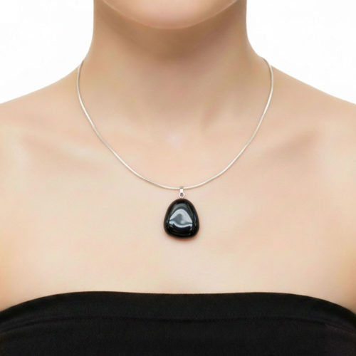 pendentif-agate-noire-pierre-roulee