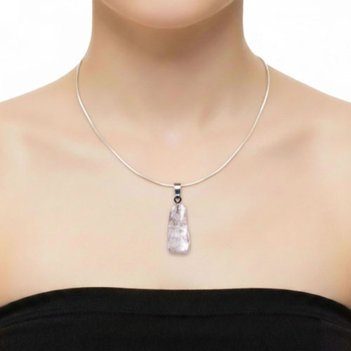 pendentif-kunzite-pierre-roulee