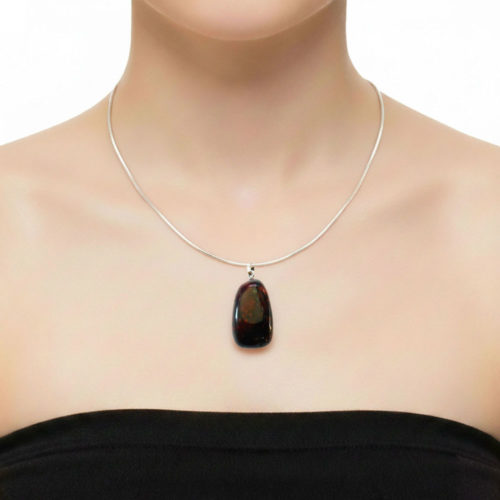 pendentif-pierre-de-sang-pierre-roulee