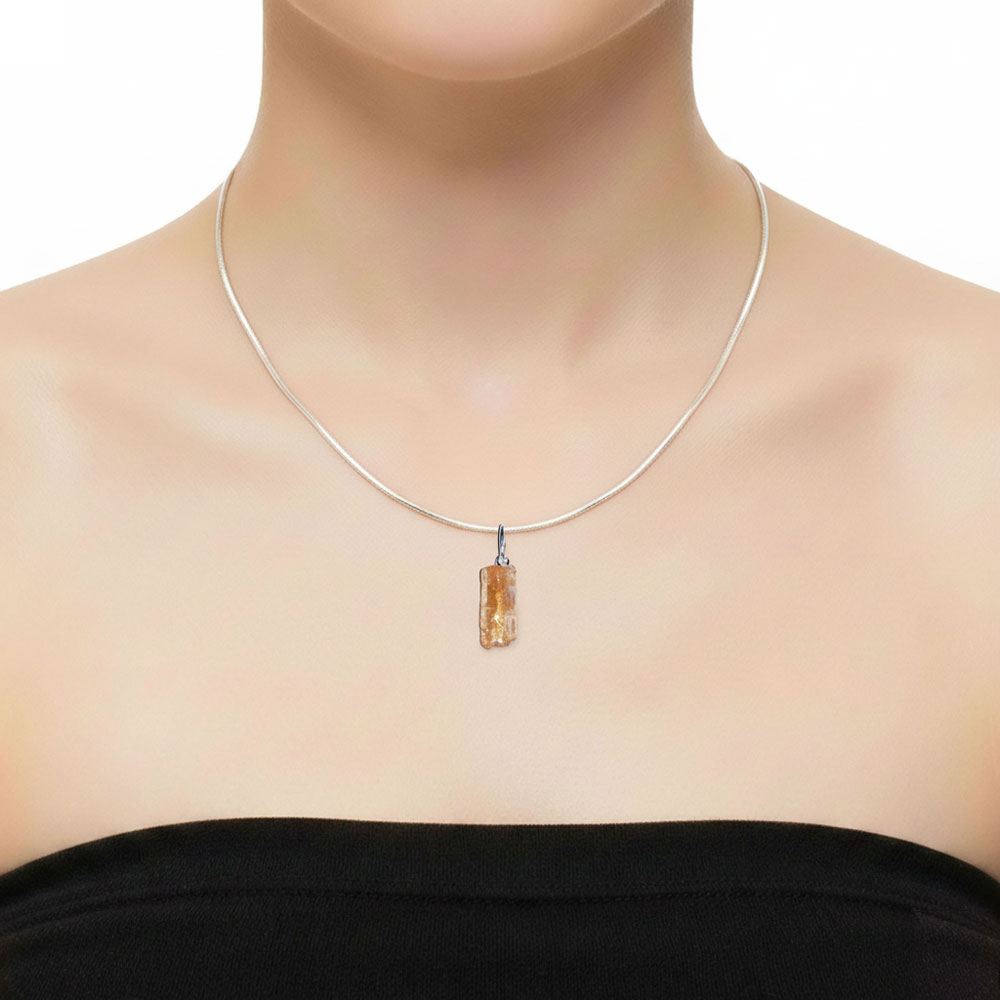 pendentif-topaze-imperiale-pierre-brute