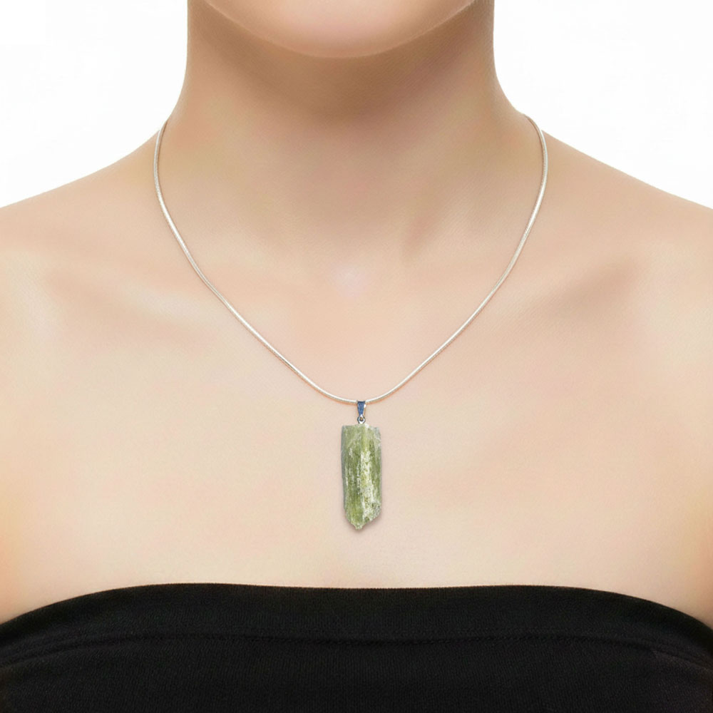 pendentif-tourmaline-verte-pierre-brute
