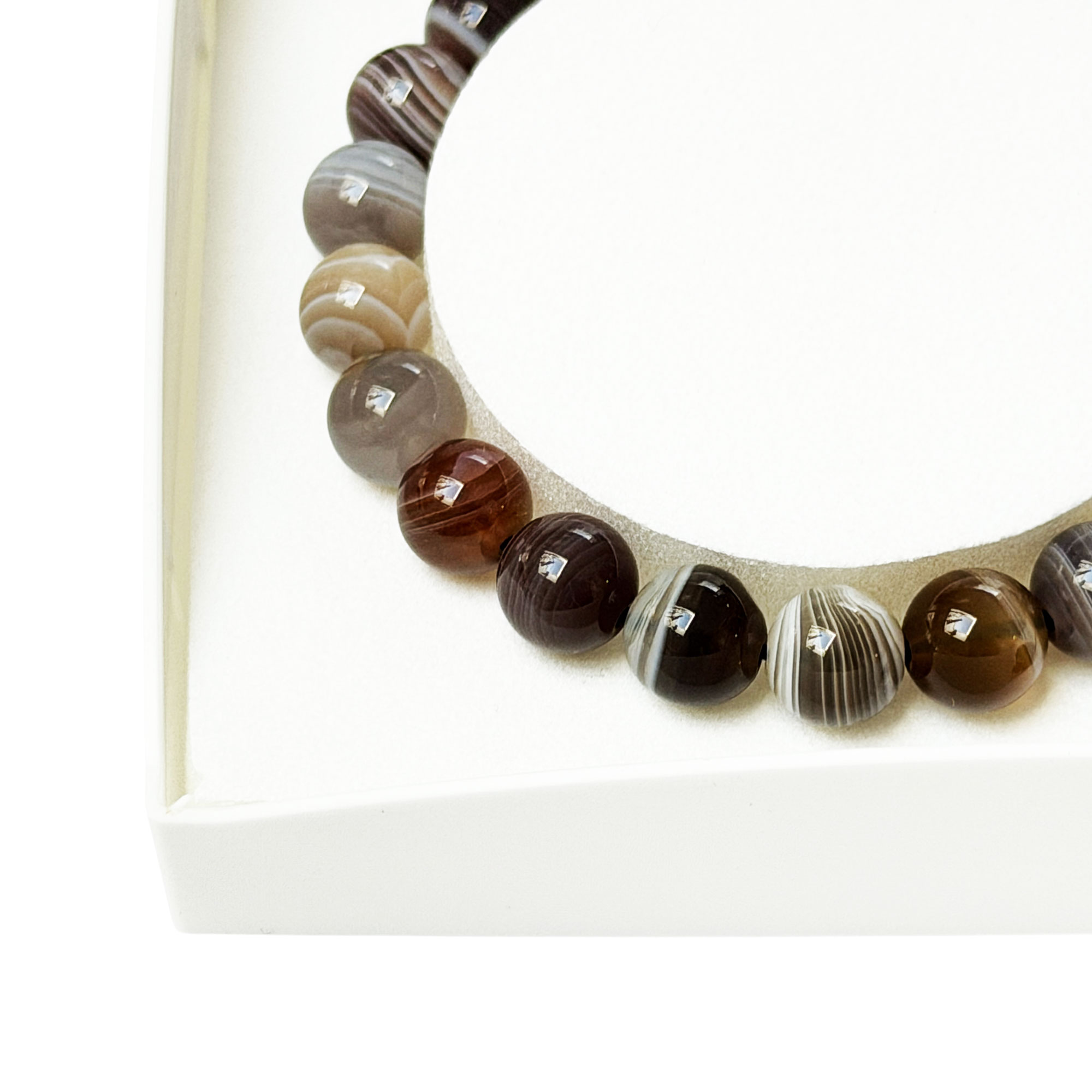 bracelet-agate-du-botswana-pierres-boules-8mm-cordon-ajustable-03