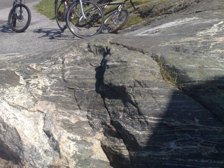 Gneiss rubané, roche métamorphique